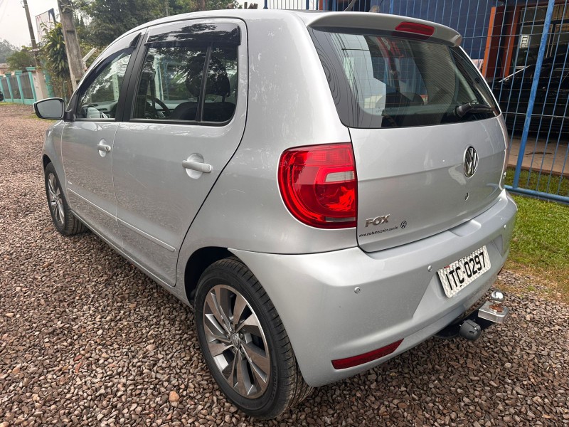 VOLKSWAGEN FOX 1.6 GII 2013/2013 MENEGHINI VEÍCULOS ARROIO DO MEIO / Carros no Vale