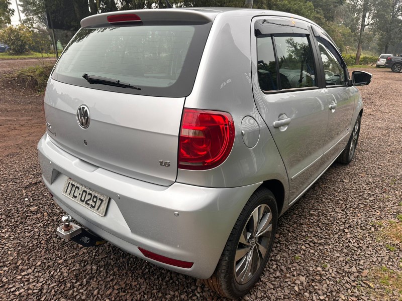 VOLKSWAGEN FOX 1.6 GII 2013/2013 MENEGHINI VEÍCULOS ARROIO DO MEIO / Carros no Vale
