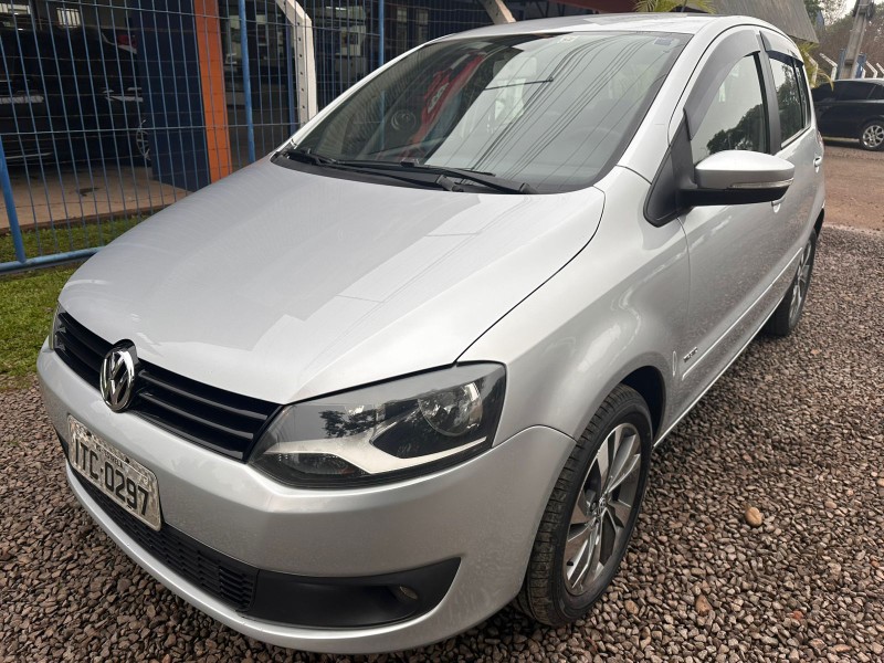 VOLKSWAGEN FOX 1.6 GII 2013/2013 MENEGHINI VEÍCULOS ARROIO DO MEIO / Carros no Vale