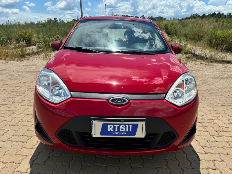 FORD FIESTA 1.6 SEDAN 8V /2006 RT 811 VEÍCULOS ARROIO DO MEIO / Carros no Vale