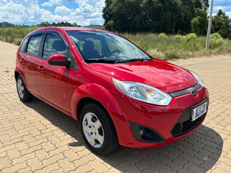 FORD FIESTA 1.6 SEDAN 8V /2006 RT 811 VEÍCULOS ARROIO DO MEIO / Carros no Vale
