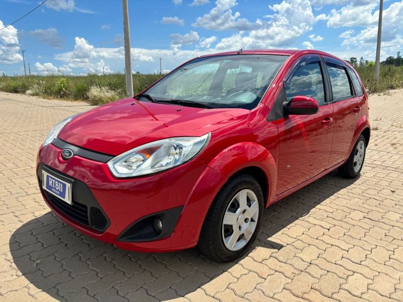FORD FIESTA 1.6 SEDAN 8V /2006 RT 811 VEÍCULOS ARROIO DO MEIO / Carros no Vale