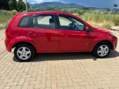FORD FIESTA 1.6 SEDAN 8V /2006 RT 811 VEÍCULOS ARROIO DO MEIO / Carros no Vale