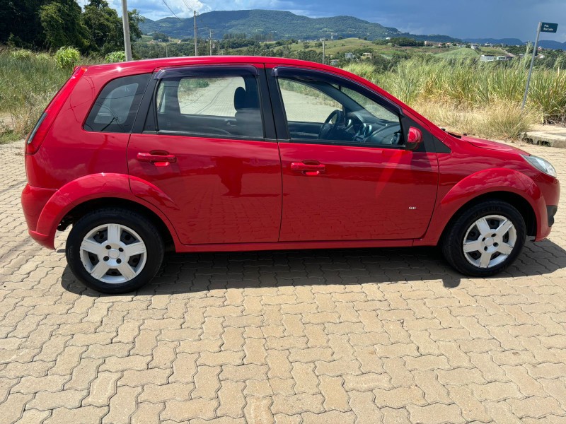 FORD FIESTA 1.6 SEDAN 8V /2006 RT 811 VEÍCULOS ARROIO DO MEIO / Carros no Vale