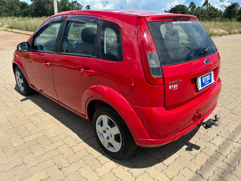 FORD FIESTA 1.6 SEDAN 8V /2006 RT 811 VEÍCULOS ARROIO DO MEIO / Carros no Vale