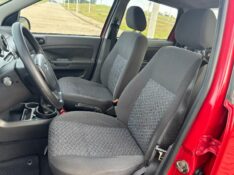 FORD FIESTA 1.6 SEDAN 8V /2006 RT 811 VEÍCULOS ARROIO DO MEIO / Carros no Vale