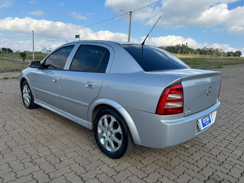 CHEVROLET ASTRA COMFORT 2.0 /2005 RT 811 VEÍCULOS ARROIO DO MEIO / Carros no Vale
