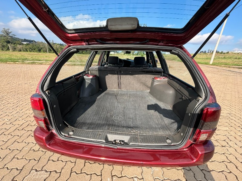 VOLKSWAGEN QUANTUM 2.0 GL 8V /1996 RT 811 VEÍCULOS ARROIO DO MEIO / Carros no Vale