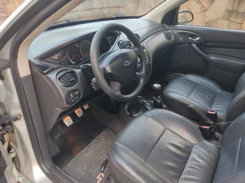 FORD FOCUS GHIA 2.0 - 2006