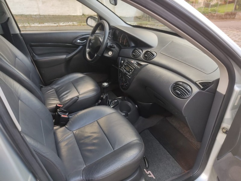FORD FOCUS GHIA 2.0 - 2006