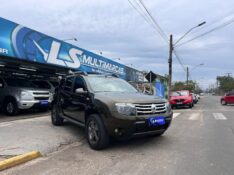 RENAULT DUSTER DYNAMIQUE 2.0 FLEX 16V AUT. 2015/2015 LS MULTIMARCAS VENÂNCIO AIRES / Carros no Vale