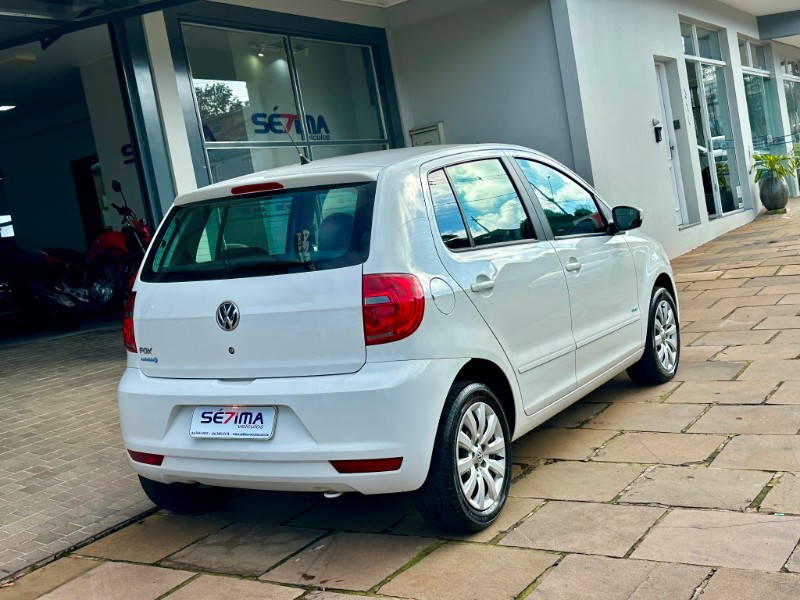 VOLKSWAGEN FOX TREND 1.0 2013/2014 SÉTIMA VEÍCULOS GUAPORÉ / Carros no Vale