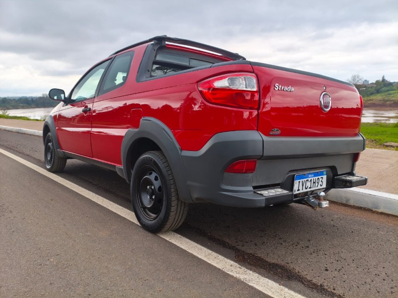 FIAT STRADA 1.4 MPI HARD WORKING CD 8V FLEX 3P MANUAL 2017/2018 ADRIANO VEÍCULOS CRUZEIRO DO SUL / Carros no Vale