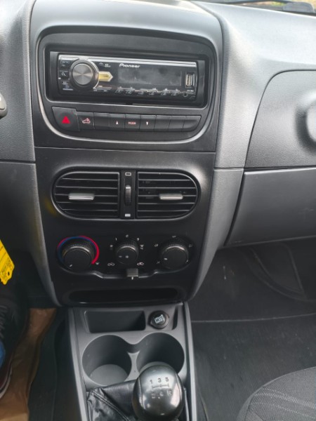 FIAT STRADA 1.4 MPI HARD WORKING CD 8V FLEX 3P MANUAL 2017/2018 ADRIANO VEÍCULOS CRUZEIRO DO SUL / Carros no Vale