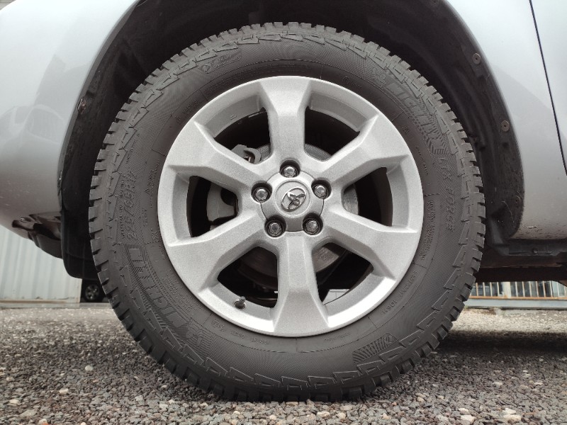 TOYOTA RAV-4 2.4 2011/2011 ROSAUTO VEÍCULOS VENÂNCIO AIRES / Carros no Vale
