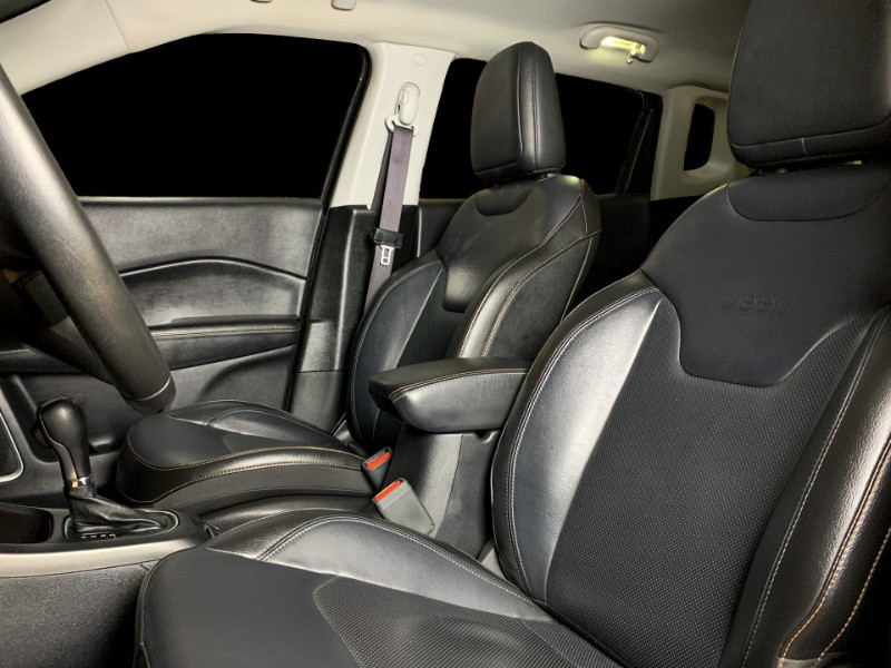 JEEP COMPASS 2.0 16V FLEX LONGITUDE AUTOMÁTICO 2021/2021 DUARTE VEÍCULOS PORTO ALEGRE / Carros no Vale