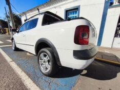 VOLKSWAGEN SAVEIRO CD HIGHLINE 1.6 2015/2015 ADRIANO VEÍCULOS CRUZEIRO DO SUL / Carros no Vale