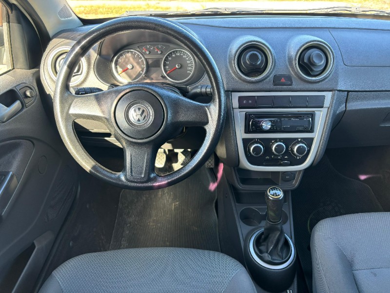 VOLKSWAGEN SAVEIRO 1.6 CE /2011 RT 811 VEÍCULOS ARROIO DO MEIO / Carros no Vale