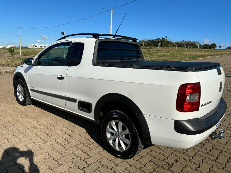VOLKSWAGEN SAVEIRO 1.6 CE /2011 RT 811 VEÍCULOS ARROIO DO MEIO / Carros no Vale