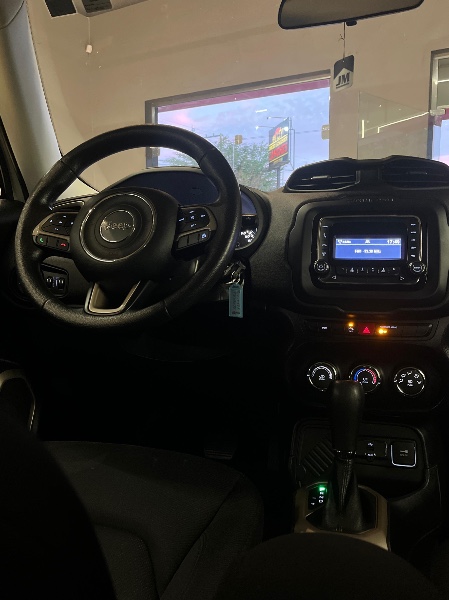 JEEP RENEGADE 1.8 SPORT 4X2 2017/2018 JM AUTOMÓVEIS VENÂNCIO AIRES / Carros no Vale