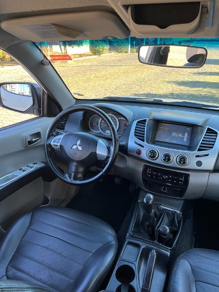 MITSUBISHI L200 TRITON 3.2 HPE 4X4 CD 16V TURBO INTERCOOLER DIESEL 4P MANUAL 2014/2014 BOSCO AUTOMÓVEIS GUAPORÉ / Carros no Vale