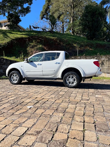 MITSUBISHI L200 TRITON 3.2 HPE 4X4 CD 16V TURBO INTERCOOLER DIESEL 4P MANUAL 2014/2014 BOSCO AUTOMÓVEIS GUAPORÉ / Carros no Vale