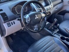 MITSUBISHI L200 TRITON 3.2 HPE 4X4 CD 16V TURBO INTERCOOLER DIESEL 4P MANUAL 2014/2014 BOSCO AUTOMÓVEIS GUAPORÉ / Carros no Vale