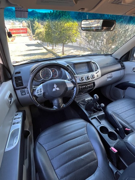 MITSUBISHI L200 TRITON 3.2 HPE 4X4 CD 16V TURBO INTERCOOLER DIESEL 4P MANUAL 2014/2014 BOSCO AUTOMÓVEIS GUAPORÉ / Carros no Vale