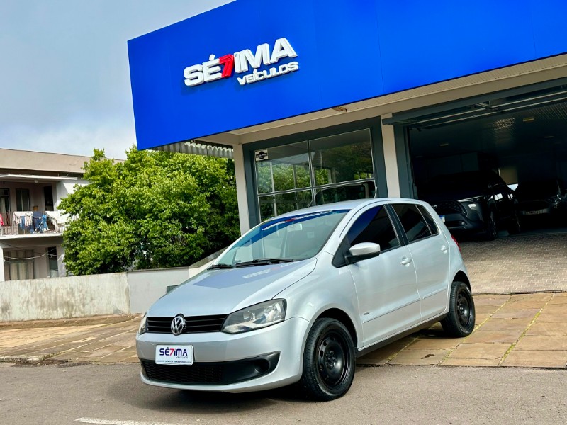 VOLKSWAGEN FOX TREND 1.0 2010/2011 SÉTIMA VEÍCULOS GUAPORÉ / Carros no Vale