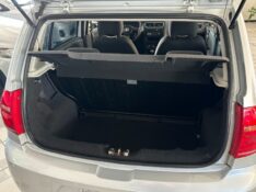 VOLKSWAGEN FOX TREND 1.0 2010/2011 SÉTIMA VEÍCULOS GUAPORÉ / Carros no Vale