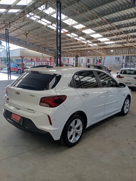 CHEVROLET ONIX 1.0 PREMIER TURBO 2019/2020 LAVENDA VEÍCULOS ARROIO DO MEIO / Carros no Vale