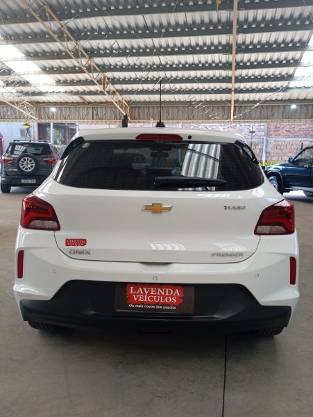 CHEVROLET ONIX 1.0 PREMIER TURBO 2019/2020 LAVENDA VEÍCULOS ARROIO DO MEIO / Carros no Vale