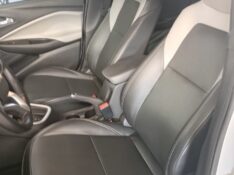 CHEVROLET ONIX 1.0 PREMIER TURBO 2019/2020 LAVENDA VEÍCULOS ARROIO DO MEIO / Carros no Vale