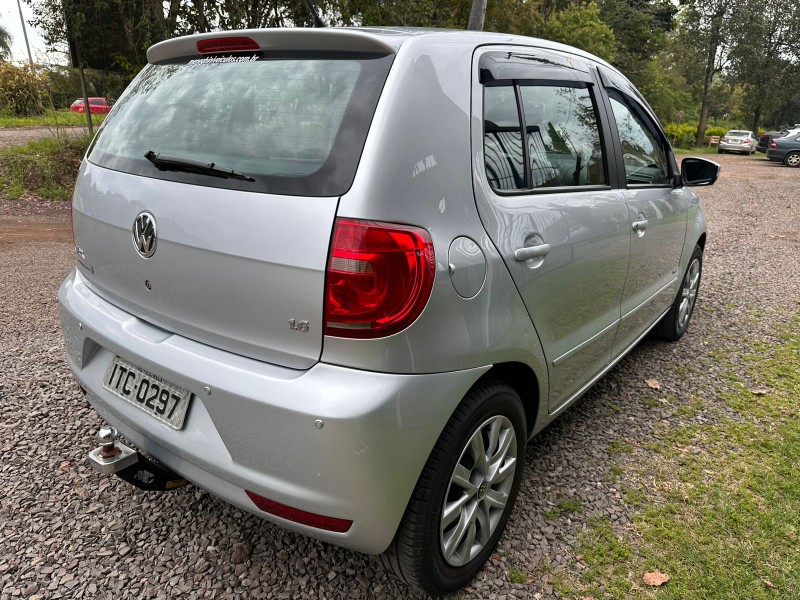 VOLKSWAGEN FOX 1.6 GII 2013/2013 MENEGHINI VEÍCULOS ARROIO DO MEIO / Carros no Vale