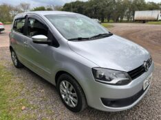 VOLKSWAGEN FOX 1.6 GII 2013/2013 MENEGHINI VEÍCULOS ARROIO DO MEIO / Carros no Vale