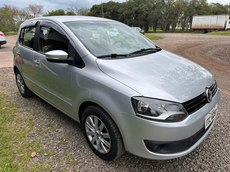 VOLKSWAGEN FOX 1.6 GII 2013/2013 MENEGHINI VEÍCULOS ARROIO DO MEIO / Carros no Vale