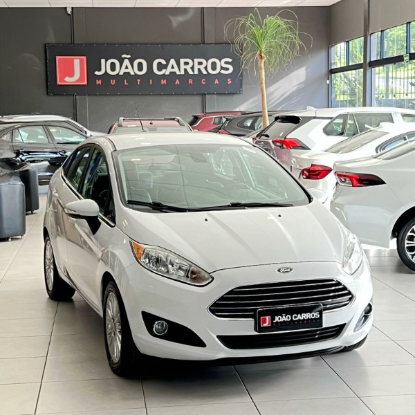 FORD FIESTA SEDAN TITANIUM 1.6 2014/2014 JOÃO CARROS MULTIMARCAS GUAPORÉ / Carros no Vale FORD FIESTA SEDAN TITANIUM 1.6 2014/2014 JOÃO CARROS MULTIMARCAS GUAPORÉ / Carros no Vale