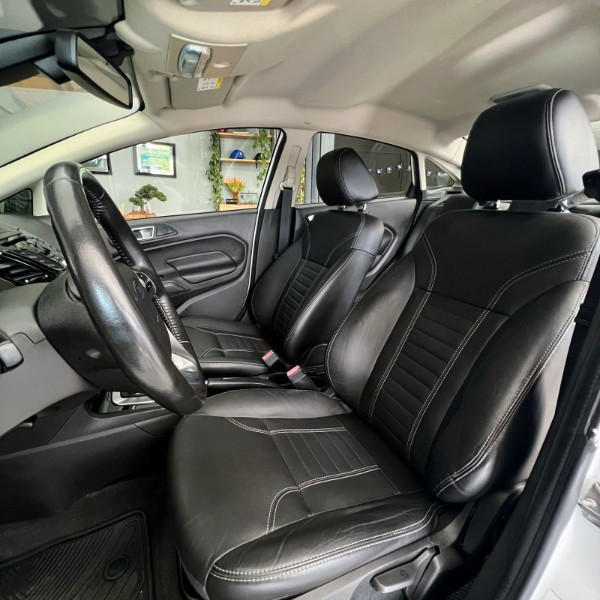 FORD FIESTA SEDAN TITANIUM 1.6 2014/2014 JOÃO CARROS MULTIMARCAS GUAPORÉ / Carros no Vale FORD FIESTA SEDAN TITANIUM 1.6 2014/2014 JOÃO CARROS MULTIMARCAS GUAPORÉ / Carros no Vale