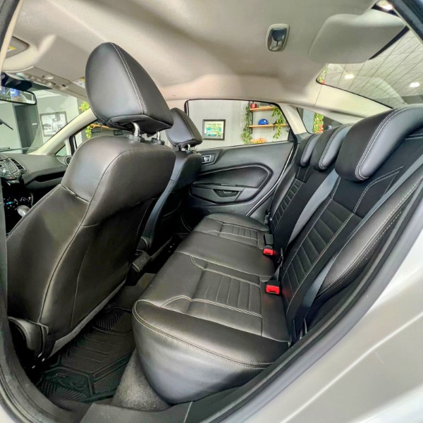 FORD FIESTA SEDAN TITANIUM 1.6 2014/2014 JOÃO CARROS MULTIMARCAS GUAPORÉ / Carros no Vale FORD FIESTA SEDAN TITANIUM 1.6 2014/2014 JOÃO CARROS MULTIMARCAS GUAPORÉ / Carros no Vale