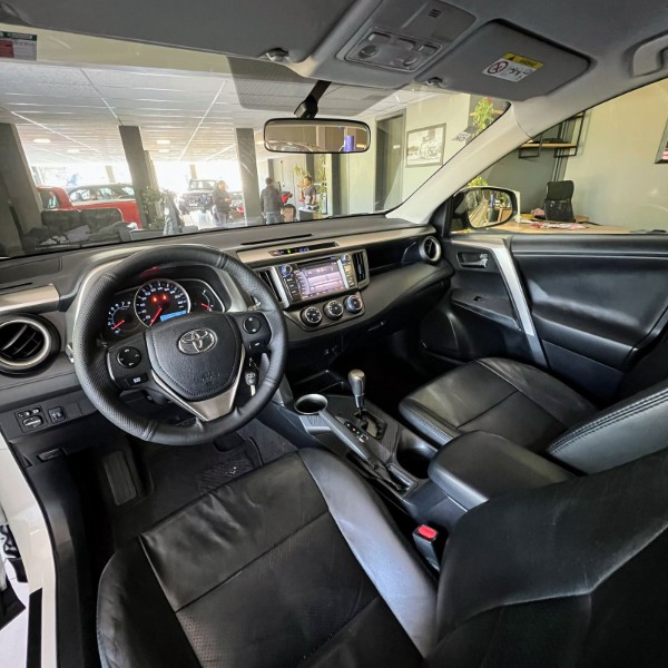 TOYOTA RAV4 2.0 4X2 16V 2013/2013 JOÃO CARROS MULTIMARCAS GUAPORÉ / Carros no Vale