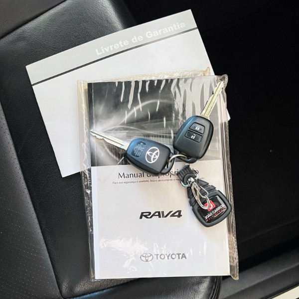 TOYOTA RAV4 2.0 4X2 16V 2013/2013 JOÃO CARROS MULTIMARCAS GUAPORÉ / Carros no Vale