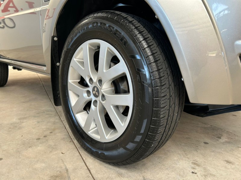 MITSUBISHI PAJERO TR4 2.0 2014/2015 LAVENDA VEÍCULOS ARROIO DO MEIO / Carros no Vale