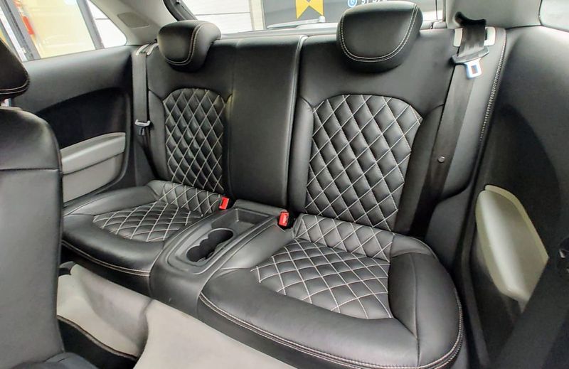 Audi A1 1.4 TFSI 122cv S-tronic 3p 2011/2012 RENNER AUTOMÓVEIS LAJEADO / Carros no Vale