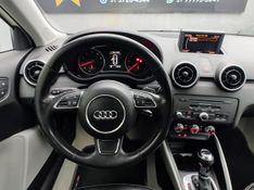 Audi A1 1.4 TFSI 122cv S-tronic 3p 2011/2012 RENNER AUTOMÓVEIS LAJEADO / Carros no Vale