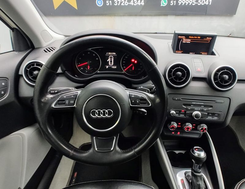 Audi A1 1.4 TFSI 122cv S-tronic 3p 2011/2012 RENNER AUTOMÓVEIS LAJEADO / Carros no Vale