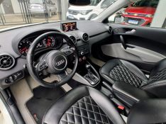 Audi A1 1.4 TFSI 122cv S-tronic 3p 2011/2012 RENNER AUTOMÓVEIS LAJEADO / Carros no Vale