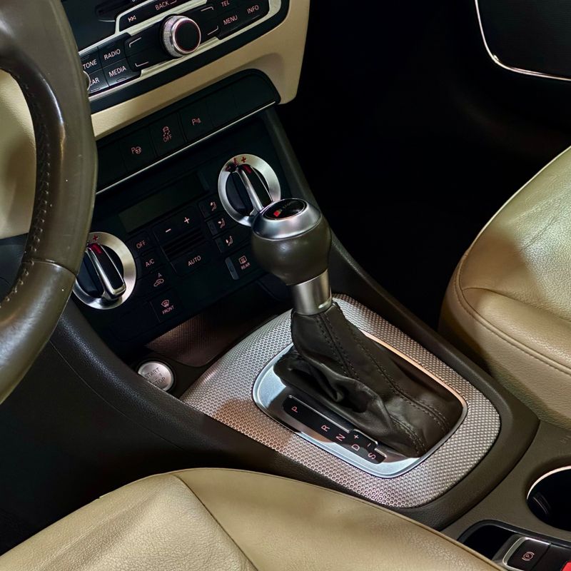 Audi Q3 2.0tfsi Amb 2014/2015 DL MOTORS LAJEADO / Carros no Vale