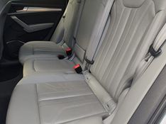 Audi Q5 Ambiente 2.0 TFSI Quattro S Tronic 2017/2018 RENNER AUTOMÓVEIS LAJEADO / Carros no Vale