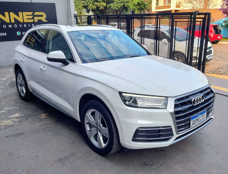 Audi Q5 Ambiente 2.0 TFSI Quattro S Tronic 2017/2018 RENNER AUTOMÓVEIS LAJEADO / Carros no Vale