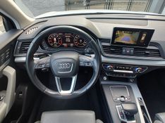 Audi Q5 Ambiente 2.0 TFSI Quattro S Tronic 2017/2018 RENNER AUTOMÓVEIS LAJEADO / Carros no Vale